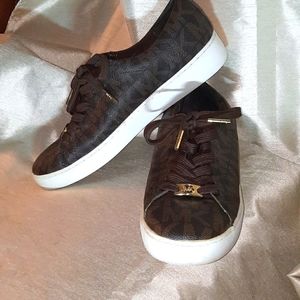 Michael kors 🤎🖤🤎